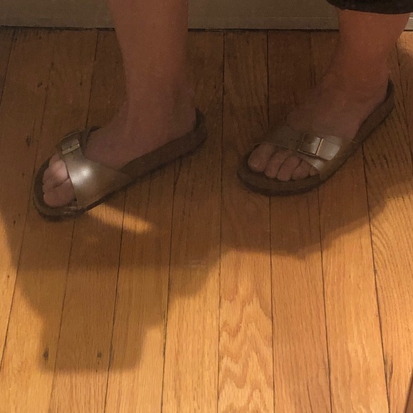Birkenstock Metallic Bronze Pink Sandals. Size 36. Lightly worn. - Picture 6 of 7